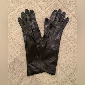 Chic Buttery Black Leather Woman’s Gloves